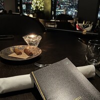 DINING & BAR TABLE 9 TOKYO - 