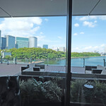 SUD restaurant - 店内のテーブル席からの眺望です