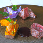 SUD restaurant - ランチコース 5082円 の2種のお肉料理 グルマンディーズを一皿に 特選牛ロースト 岡山県産本州鹿のロースト 南瓜と鹿肉のガトー添え 都産ブルーベリーのボルドレーズ