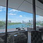 SUD restaurant - 店内のテーブル席からの眺望です