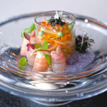 SUD restaurant - ランチコース 5082円 の旬魚使用した季節のオードブル フランス産オシェトラキャビアを添えて