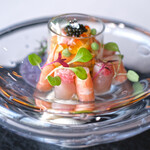 SUD restaurant - ランチコース 5082円 の旬魚使用した季節のオードブル フランス産オシェトラキャビアを添えて