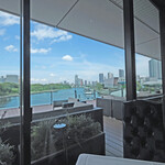 SUD restaurant - 店内のテーブル席からの眺望です