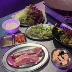 ネオン空間 韓国料理 チーズ 食べ放題 ソルチカ - 