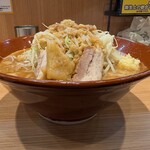 豚山 - 大ラーメン(ニンニク、野菜、アブラマシマシ)＋麺増し＋麺増し