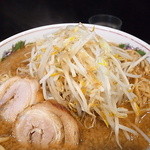 ダントツラーメン - 盛りは全然だが佇まいが良い