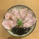 麺ふたり - 背脂煮干しキノコ醤油らーめん（1300円）＋山形豚チャーシュー四枚（500円）