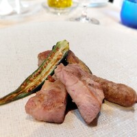リストランテ カーザ・アルべラータ - 【メイン】
                    「仔羊とSPFポークの炭火焼き」