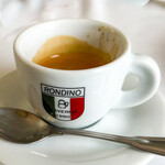 タベルナ ロンディーノ - 小さなカップに詰まった最後の満足感