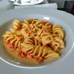 タベルナ ロンディーノ - 家族の選んだ魚介フジッリパスタ