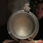 成生 - 薪炊き、炊き立て白めし