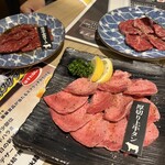 飛騨牛焼肉 牛ざんまい - 