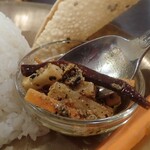 ナニズキッチン - ミックスアチャール、旨い