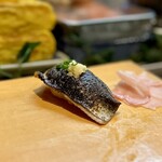 寿し辰 - 炙り秋刀魚、今度はお寿司で♪
      今年の秋刀魚はほんといい！