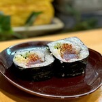 寿し辰 - マグロと天かす、ネギ、唐辛子の巻きもの。
      天かすのサクサク食感が楽し〜い♪(≧∀≦)
      唐辛子なのもいいんですよ！('ﾛ')/'ﾛ')/'ﾛ')/'ﾛ')/うまーイ!!!