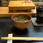 寿し辰 - 女将さんのお味噌汁♡(*´ω`*)
      鰹出汁に八丁味噌、寿司の〆に最高なお味噌汁です♪