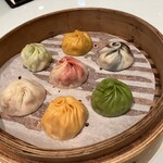 點水樓 - 七色小籠包　微妙なのも多く高いので普通のやつでいい