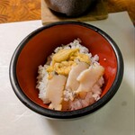 お宿 お食事処 鱗晃荘 - 自作の雲丹鮑丼