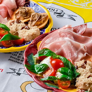 心まで満たされる、本格的なイタリア料理を提供します。