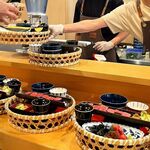 牛タンとマグロとクリスピー餃子 ひまわり［海］ - 