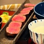 牛タンとマグロとクリスピー餃子 ひまわり［海］ - 