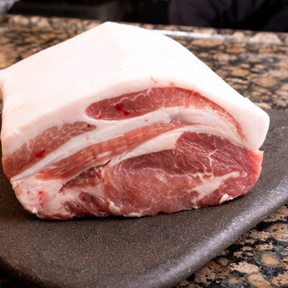 素材にこだわりあり◎鹿児島の大地で育った茶美豚