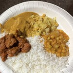 スリマンガラムA/C - 左からマトン、チキン、ポリヤル、クートゥと思われるもの