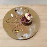 菓子屋めがね - 抹茶苺ホワイトチョコマフィン