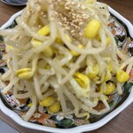 深川ホルモン蔵 - もやしナムル。安いけどこのボリューム！