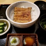 まんまる - 参考、白焼き丼。