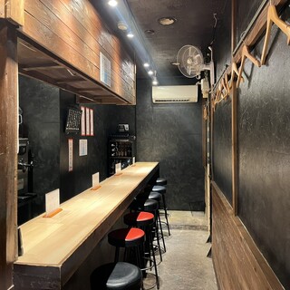 カウンターのみの落ち着いた空間◆おひとり様も大歓迎◎