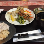 Kinoko＆vegetable　一粒万平 - ランチ1300円(ご飯は雑穀米とおこわのハーフ&ハーフ)