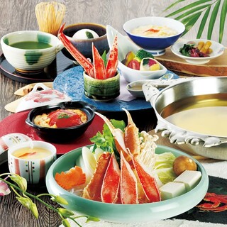 秘伝の出汁を使用した看板料理のかにすきはカニ本来の旨味を堪能
