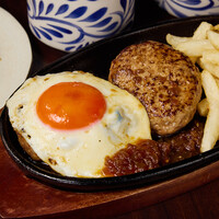 地鶏卵の濃厚目玉焼きハンバーグ　200g