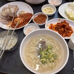 훼미리 손칼국수보쌈 - 