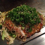 お好み焼き・鉄板焼き 蔵屋 - 蔵屋スペシャル（1000円）見よ、この青ネギの量を！