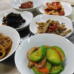 オモニ - 惣菜は日本人向きな味