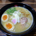 鶏煮込みそば 780円+半熟味付玉子 100円