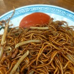 香港麺 新記 三宿本店 - チリソースが添えてあります