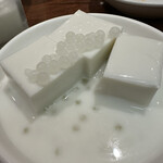 民福北京烤鴨店 - ココナッツプリンにココナッツミルクをぶっかけてみた