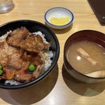 豚丼のぶたはげ - 