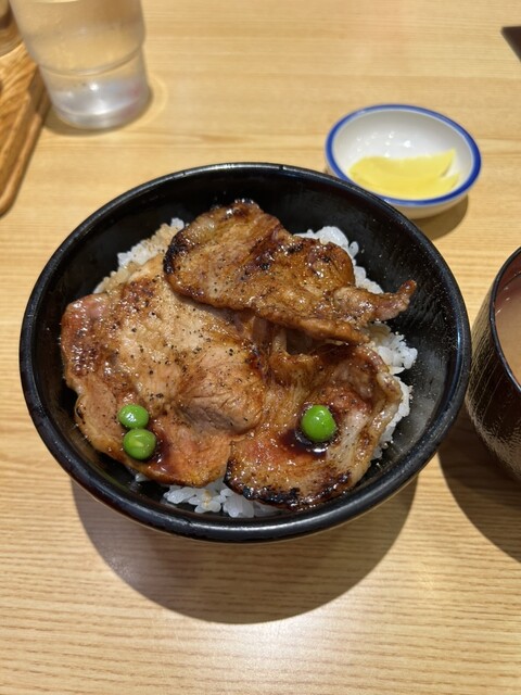 豚丼のぶたはげ 本店