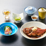 海辺のリゾート 碧い海 - 本日の煮魚　2,530円～