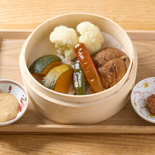 季節を感じる料理も豊富にご提供。