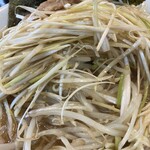 ラーメンショップ - ネギ下の野菜たち