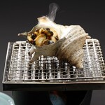 海辺のリゾート 碧い海 - さざえの壺焼き 1,320円