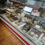 ロワール - ディスプレイ（ショートケーキ400円が最高値）
