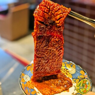 インパクト抜群「メガハラミステーキ」