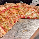 ザ・テラス - トマトとチーズ バジルのピザ