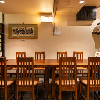 落ち着いた和モダンな店内◆接待や会食にぴったりな個室完備